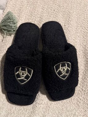 Ariat Black Sherpa Slide Slippers with Silver Logo